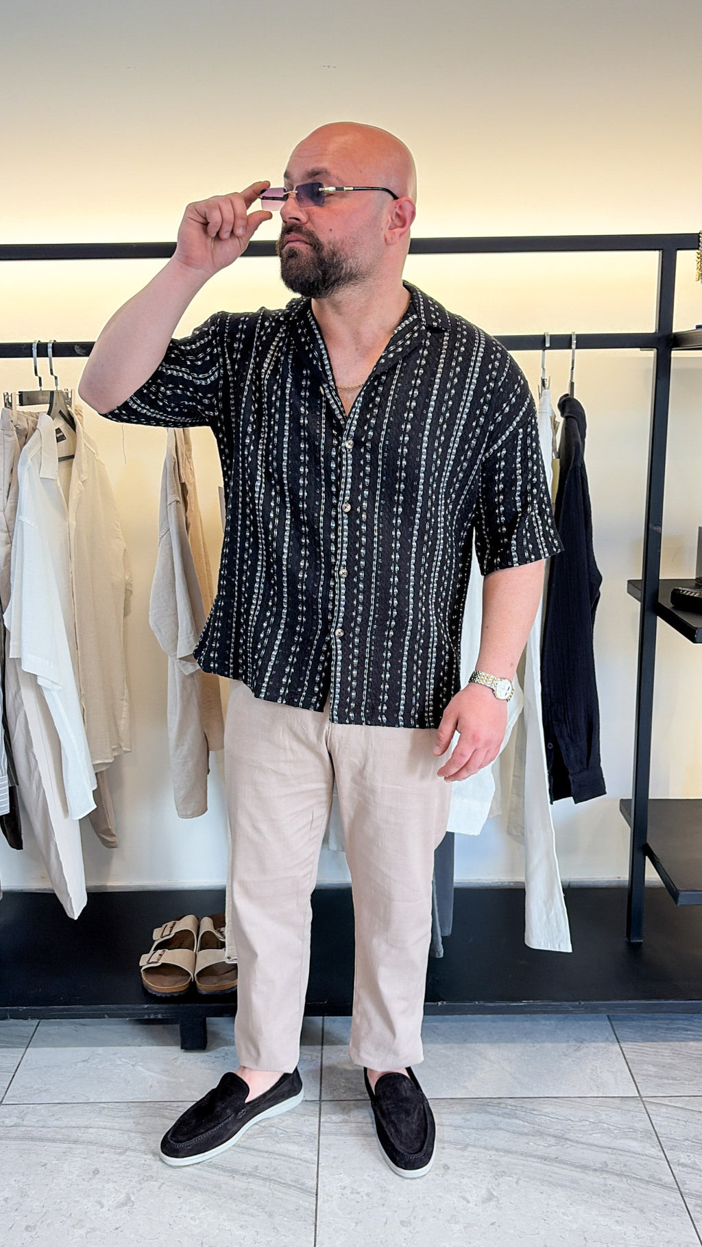 Unique Shirt Black