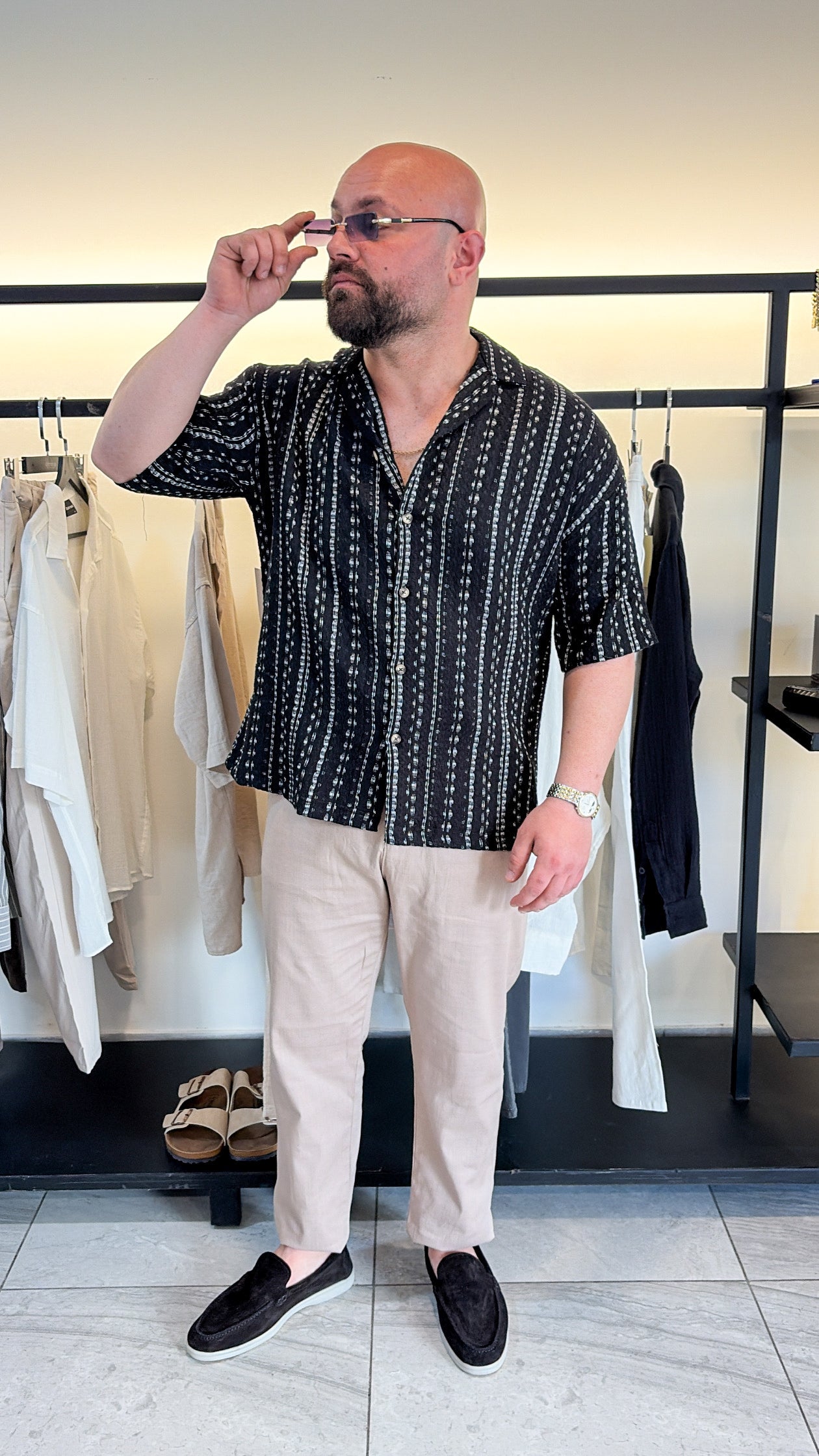 Unique Shirt Black