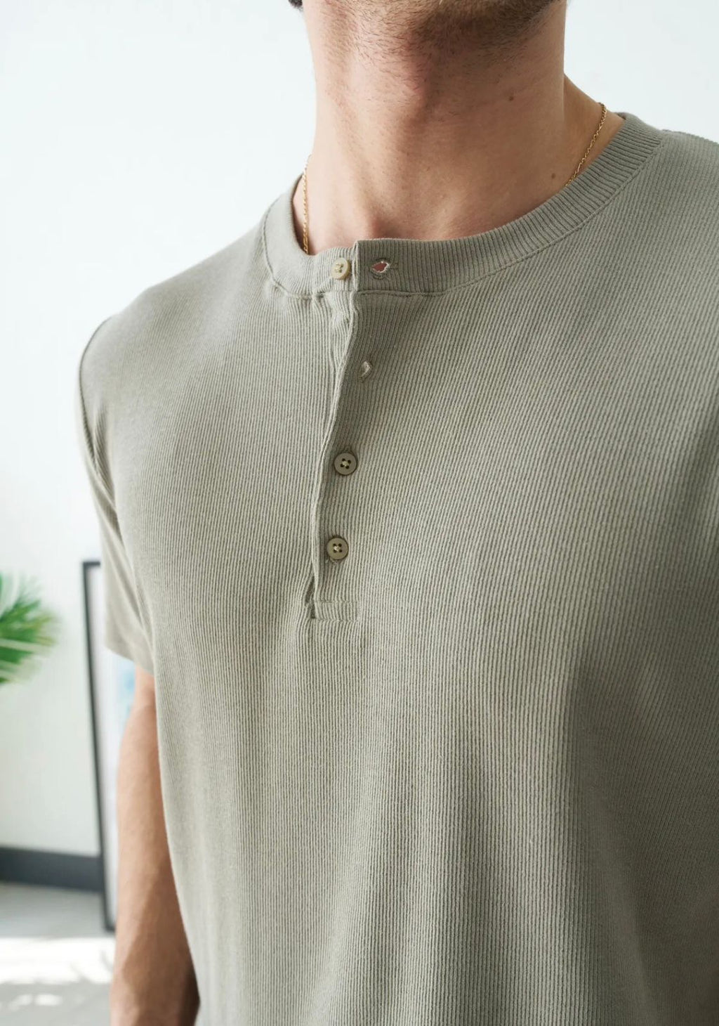 Henley t-shirt Matcha
